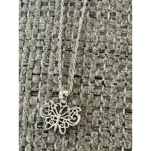 Beautiful Sterling Silver 925 Filigree Butterfly Necklace 18" Chain #368